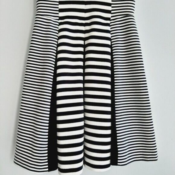 BANANA REPUBLIC Fit & Flare Stripped Mini Dress B&W Sz 4 - Picture 4 of 11